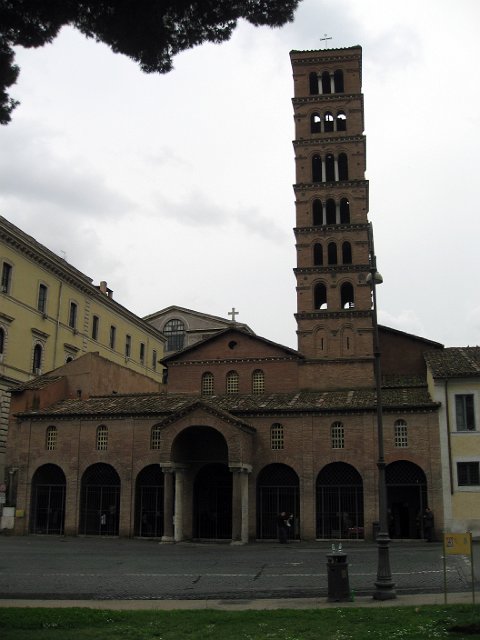 Bocca della Verita (Mouth of Truth) - San Maria in Cosmedin-01.JPG